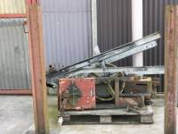 Une barri�re m�canique comme on n'en voit plus en service chez nous.