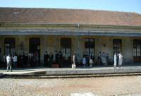 Entre les sc�nes, tout le monde se met � l'ombre